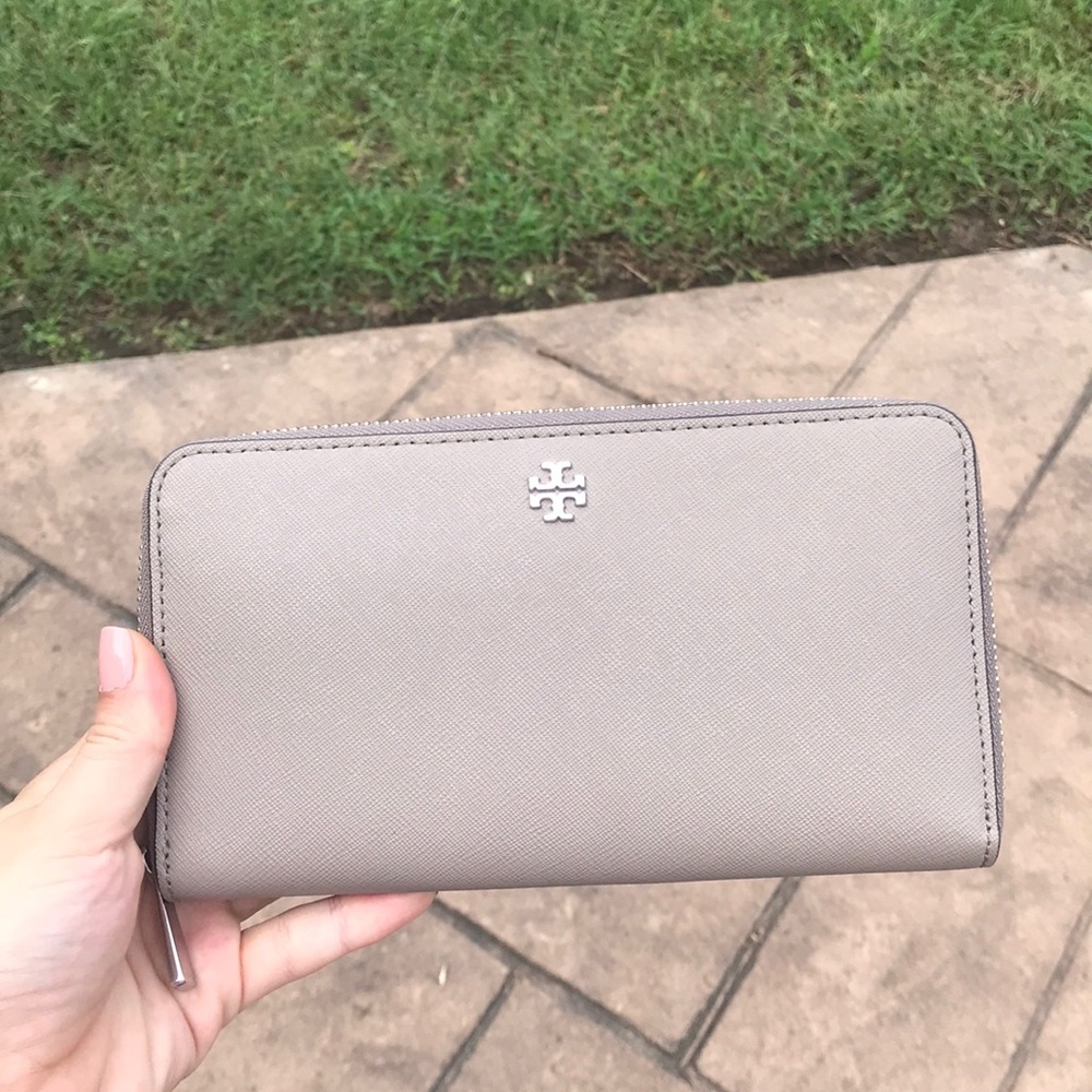 Tory Burch Robinson wallet